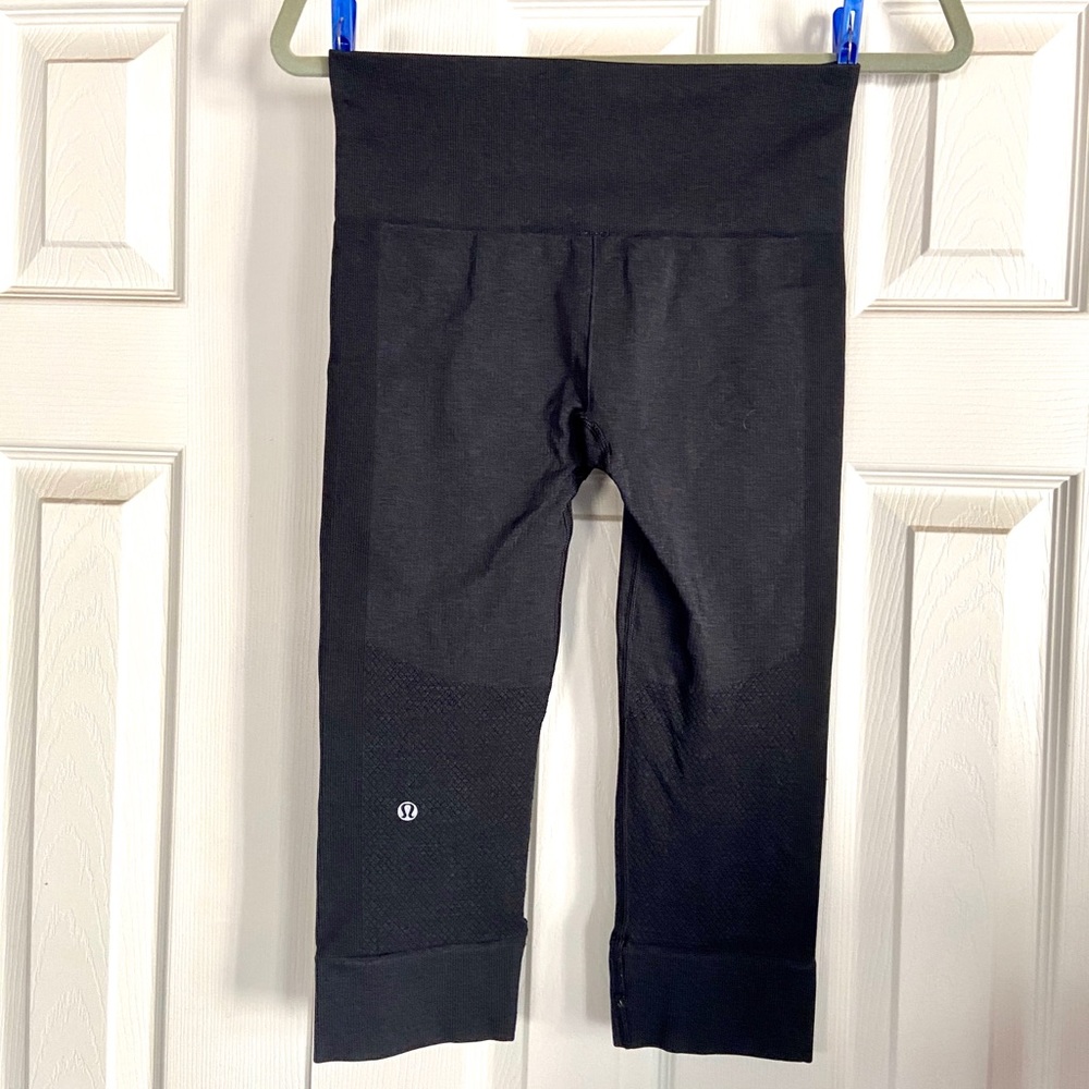 Lululemon Ebb to Street leggings/tights cropped